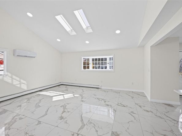 1568 7th Street, West Babylon NY 11704