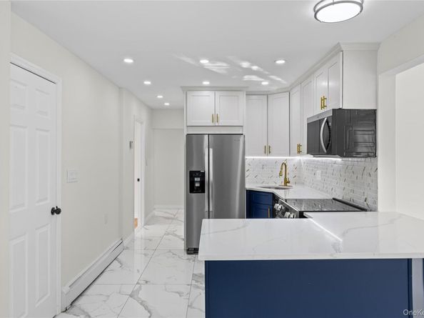 1568 7th Street, West Babylon NY 11704