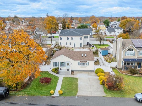 1568 7th Street, West Babylon NY 11704