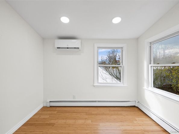 1568 7th Street, West Babylon NY 11704