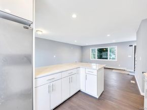 390 Parkside Court, Copiague NY 11726