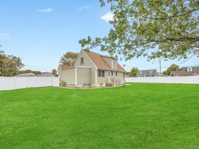 390 Parkside Court, Copiague NY 11726