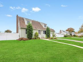 390 Parkside Court, Copiague NY 11726