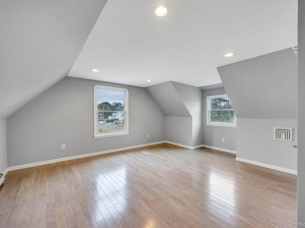 390 Parkside Court, Copiague NY 11726