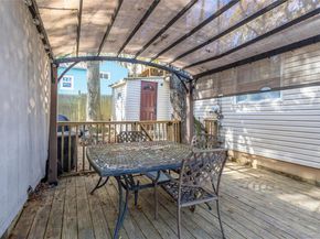 17 Schooner Lane, Baiting Hollow NY 11933