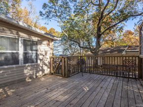 17 Schooner Lane, Baiting Hollow NY 11933