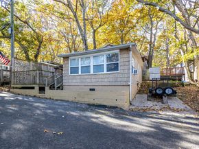 17 Schooner Lane, Baiting Hollow NY 11933