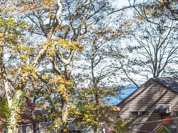 17 Schooner Lane, Baiting Hollow NY 11933