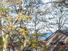 17 Schooner Lane, Baiting Hollow NY 11933