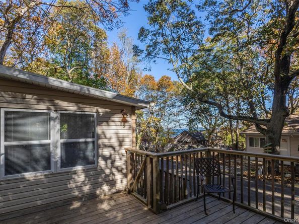 17 Schooner Lane, Baiting Hollow NY 11933