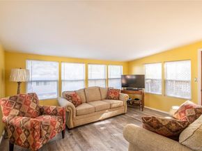 17 Schooner Lane, Baiting Hollow NY 11933