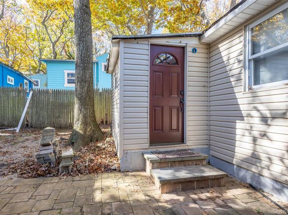 17 Schooner Lane, Baiting Hollow NY 11933