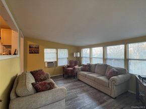 17 Schooner Lane, Baiting Hollow NY 11933