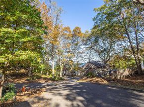 17 Schooner Lane, Baiting Hollow NY 11933