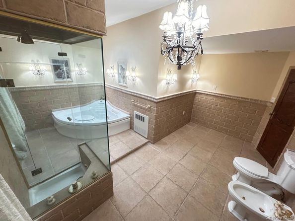 3200 Lydia Lane, Bellmore NY 11710