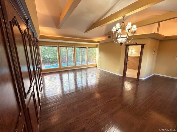 3200 Lydia Lane, Bellmore NY 11710