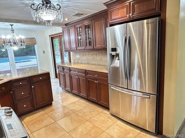 3200 Lydia Lane, Bellmore NY 11710