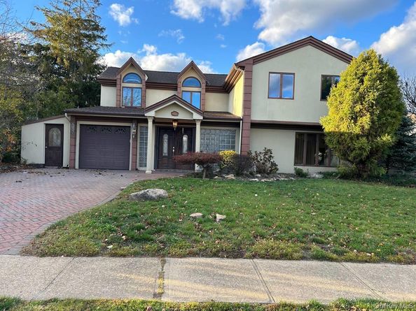3200 Lydia Lane, Bellmore NY 11710