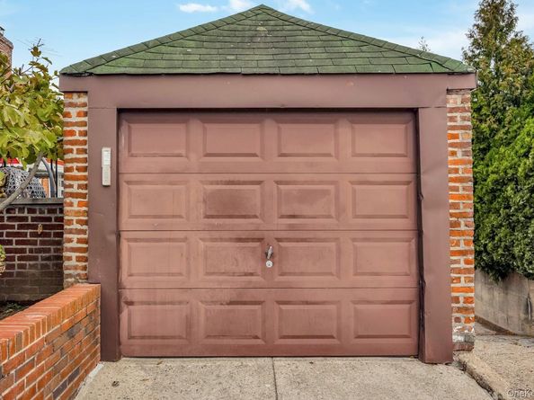 62-02 78th Street, Middle Village NY 11379