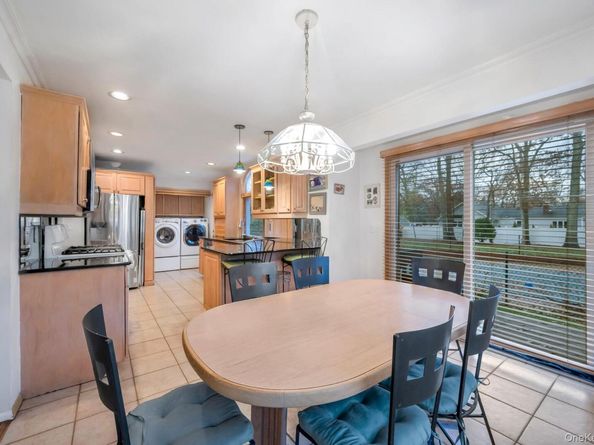 18 Leary Lane, Nesconset NY 11767