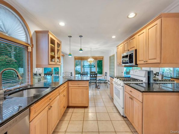 18 Leary Lane, Nesconset NY 11767