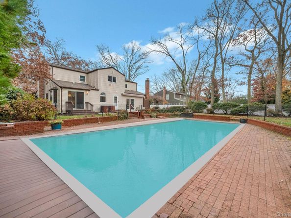 18 Leary Lane, Nesconset NY 11767