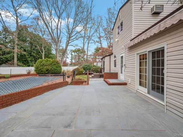 18 Leary Lane, Nesconset NY 11767