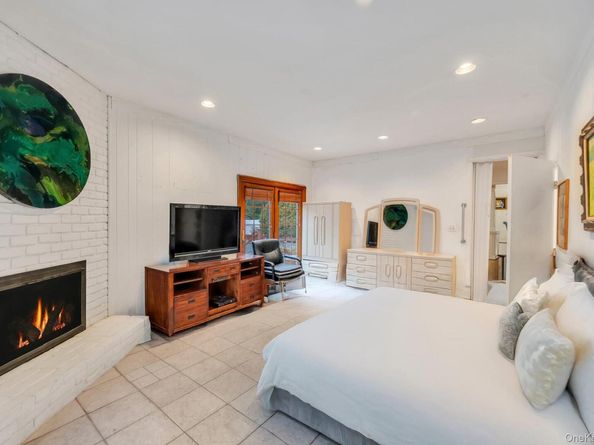 18 Leary Lane, Nesconset NY 11767