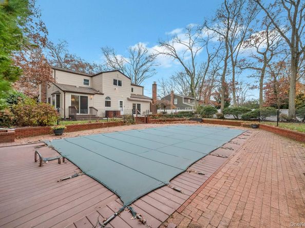 18 Leary Lane, Nesconset NY 11767