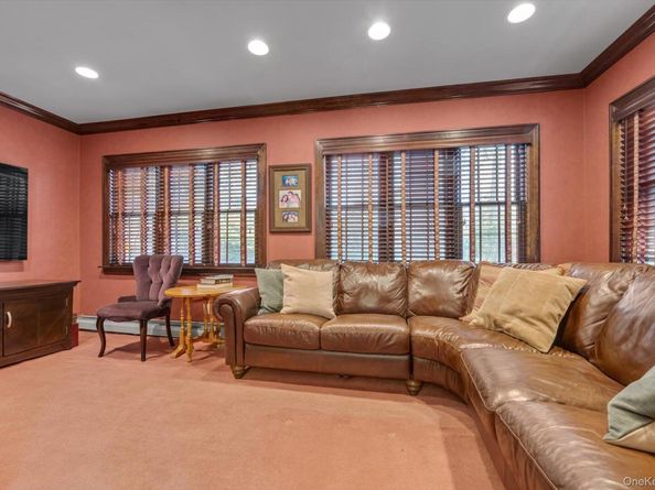 3 Station Road, Great Neck NY 11023