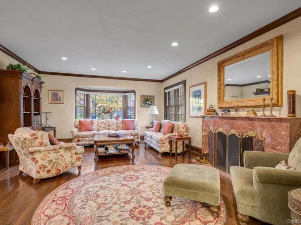 3 Station Road, Great Neck NY 11023