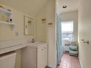 3 Station Road, Great Neck NY 11023