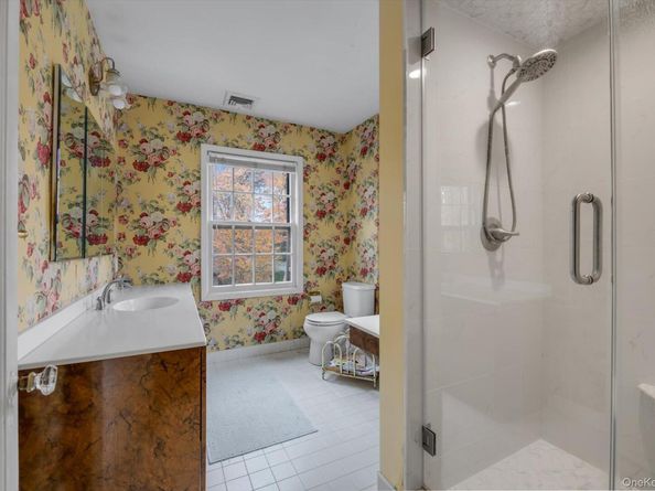 3 Station Road, Great Neck NY 11023