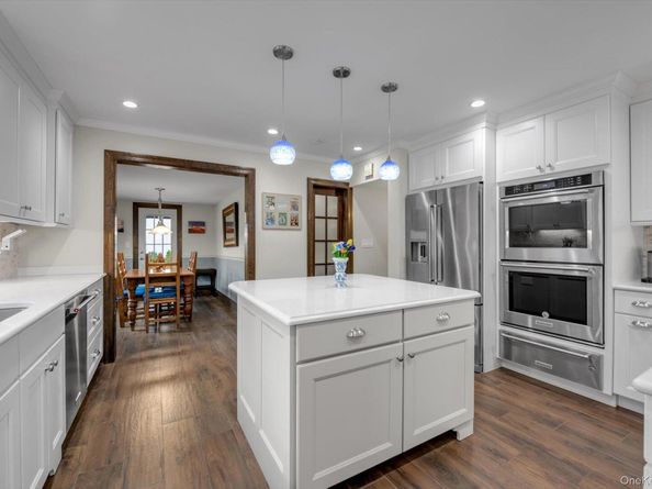 3 Station Road, Great Neck NY 11023