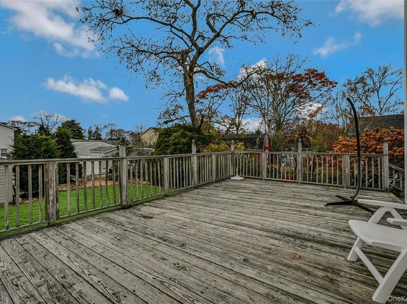 66 Rosemary Place, East Islip NY 11730