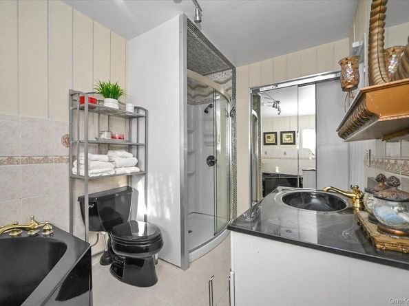 8817 190th Street, Hollis NY 11423