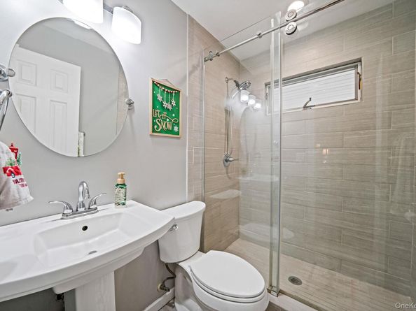 32 Rockledge Drive, Shirley NY 11967