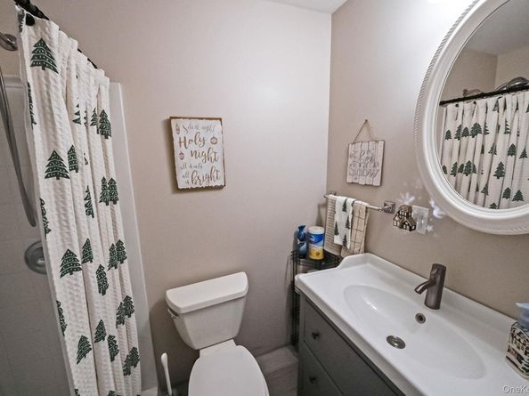 32 Rockledge Drive, Shirley NY 11967