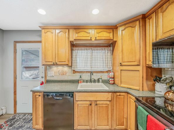 32 Rockledge Drive, Shirley NY 11967