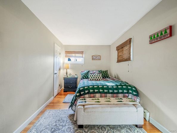 32 Rockledge Drive, Shirley NY 11967