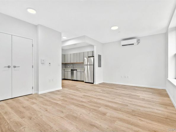 1715A Lacombe Avenue 3B, Bronx NY 10473