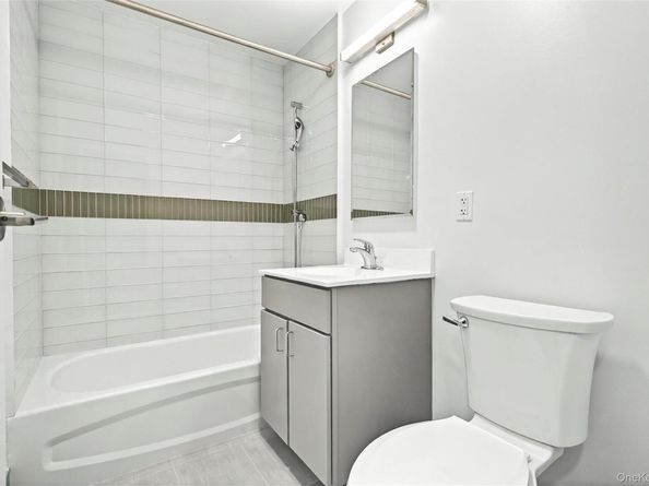 1715A Lacombe Avenue 3B, Bronx NY 10473