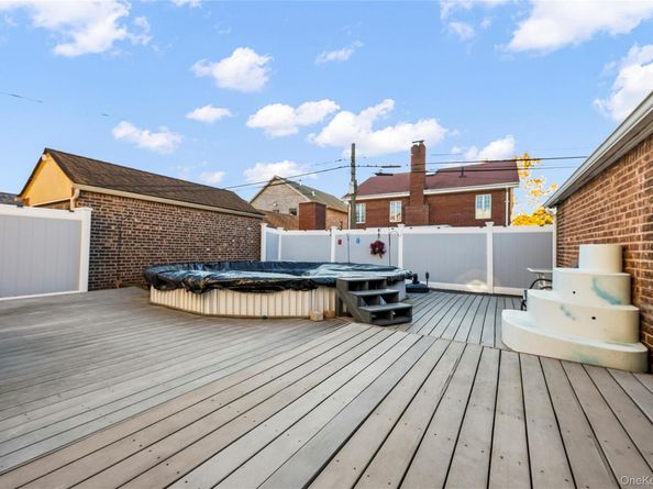 7516 180th Street, Fresh Meadows NY 11366