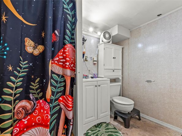 7516 180th Street, Fresh Meadows NY 11366