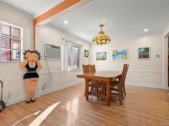 7516 180th Street, Fresh Meadows NY 11366