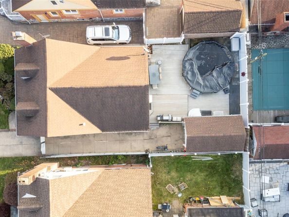 7516 180th Street, Fresh Meadows NY 11366