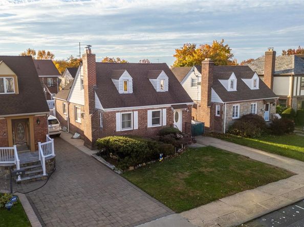 7516 180th Street, Fresh Meadows NY 11366