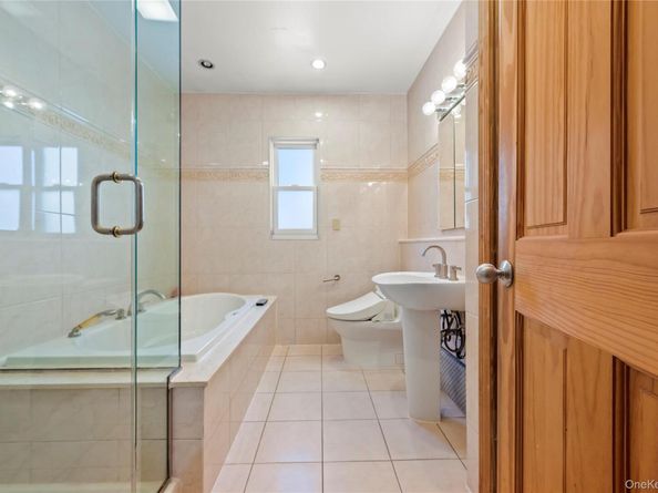 7516 180th Street, Fresh Meadows NY 11366