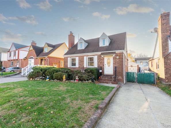 7516 180th Street, Fresh Meadows NY 11366