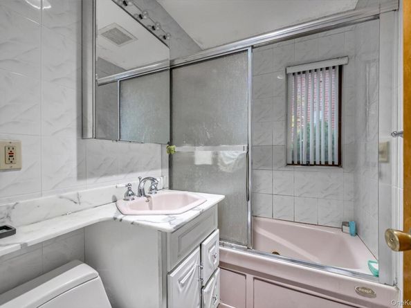 25271 Brattle Avenue, Little Neck NY 11362